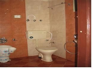 Hôtel Grand Sultan à Srīnagar Extérieur photo